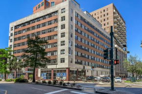 Mardi Gras Condos-NOLA's 4BR Elegance